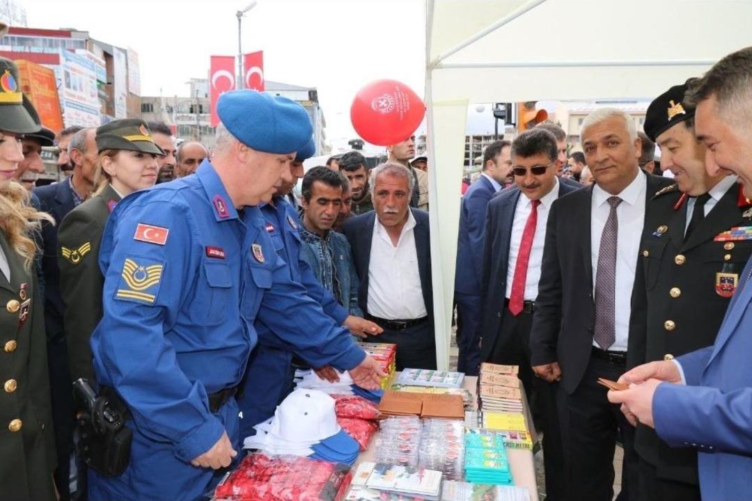 Jandarmadan &lsquo;trafik Haftası&rsquo; Etkinlikleri