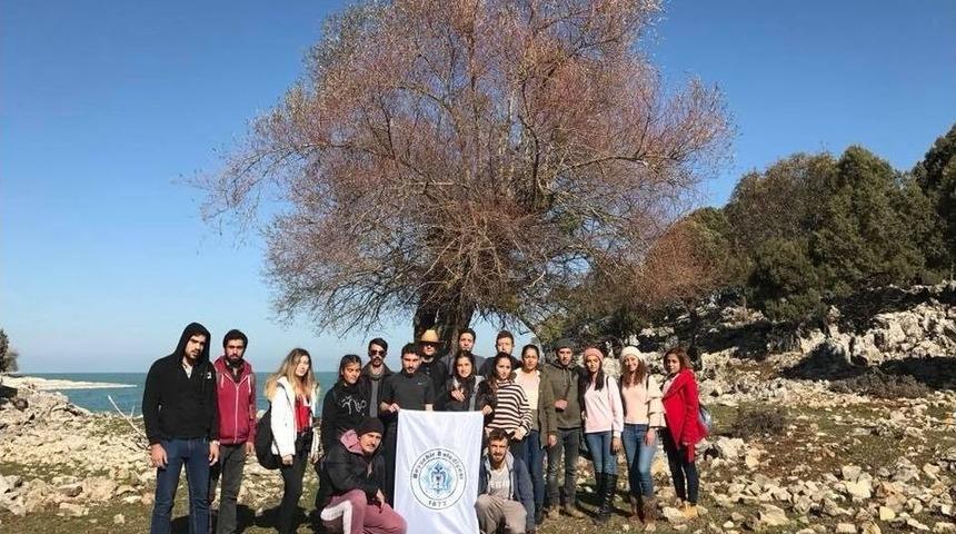 Beyşehir&rsquo;de &Uuml;niversite &Ouml;ğrencileri Adada Kamp Yaptı