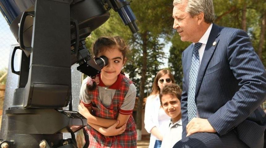 Ege &Uuml;niversitesinden &rsquo;teleskobu K&ouml;ye Getirdik&rsquo; Projesi