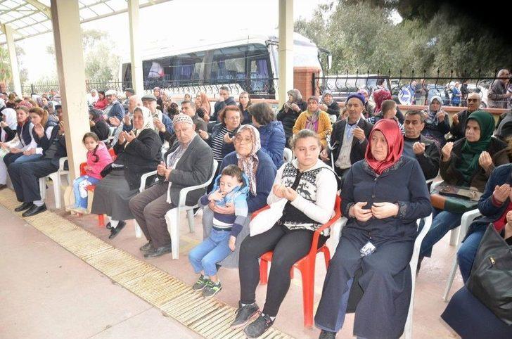 Keşkek Hayrında Buluşan Binlerce Kişi Şehitler İçin Dua Etti G3