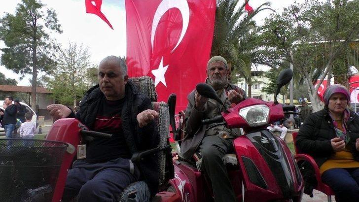 Keşkek Hayrında Buluşan Binlerce Kişi Şehitler İçin Dua Etti G4