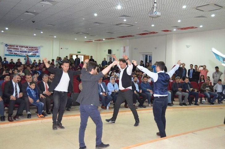 Adilcevaz Kyk’dan Türk Halk Müziği Konseri G2