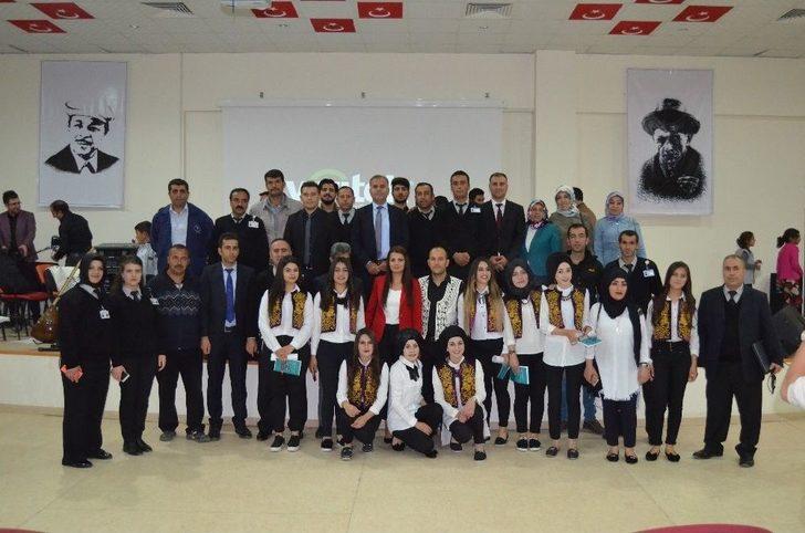 Adilcevaz Kyk’dan Türk Halk Müziği Konseri G4