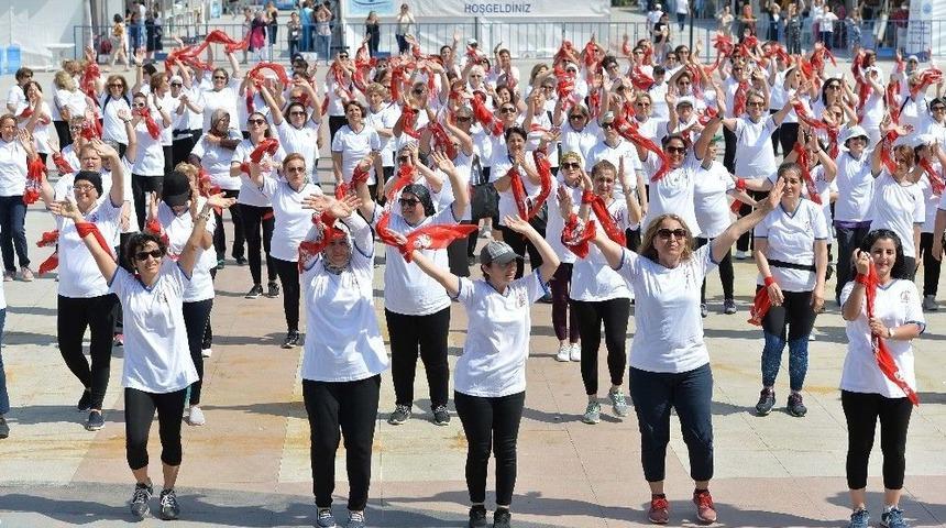 Muratpaşa Kent Meydanı&rsquo;nda Sabah Sporu