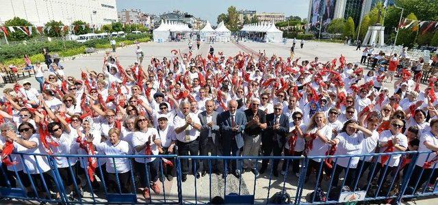 Muratpaşa Kent Meydanı’nda Sabah Sporu