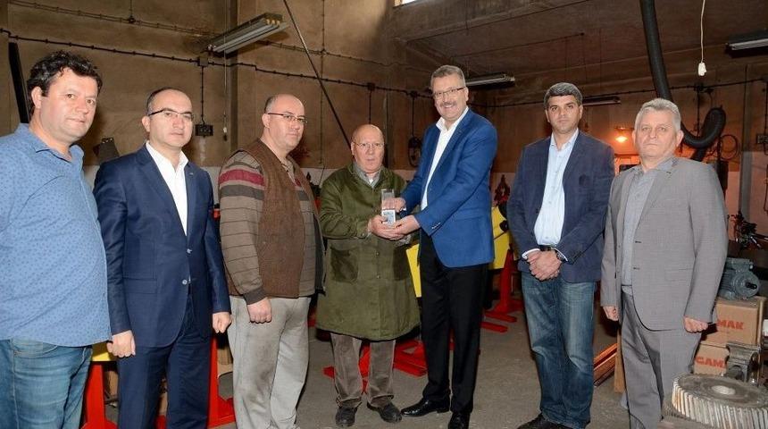 50 Yıllık Sanayi Esnafına &Ouml;d&uuml;l