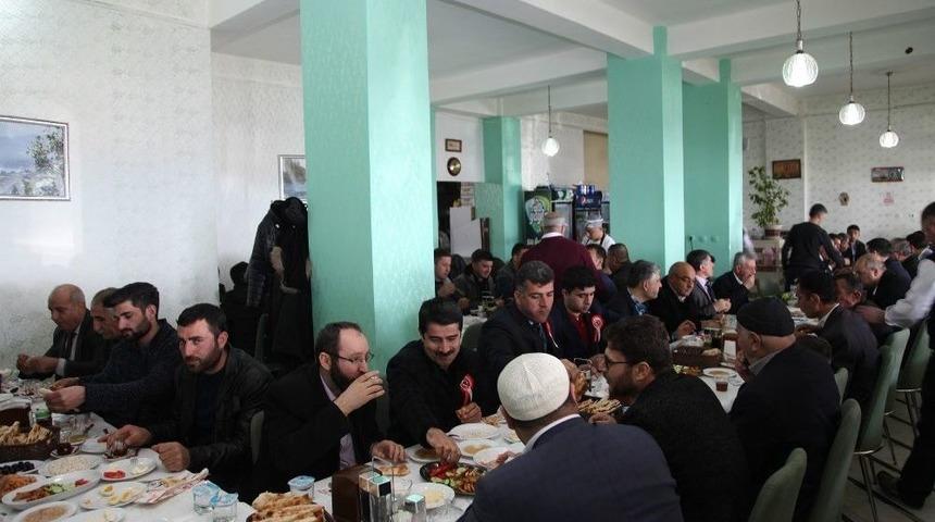 Ahlat&rsquo;ta Şehit Aileleri Ve Gaziler Bir Araya Geldi