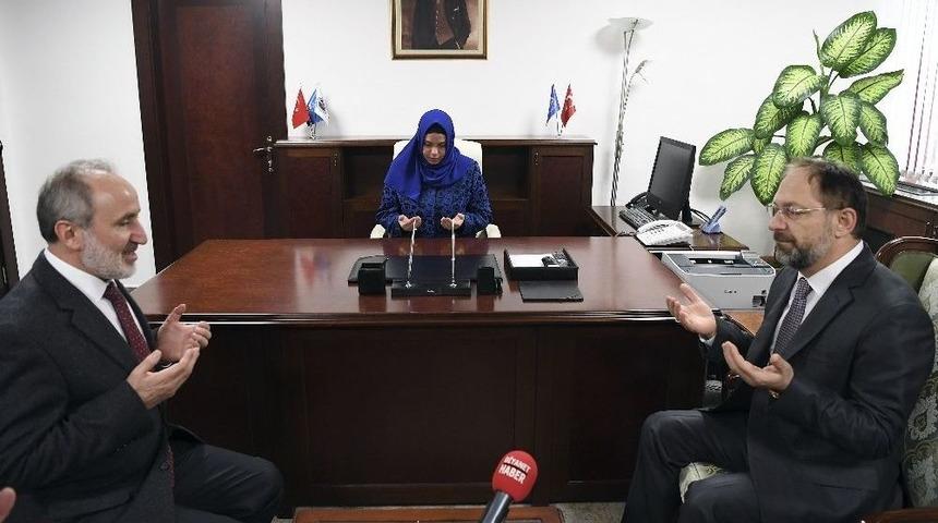 Diyanet&rsquo;in İlk Kadın Başkan Yardımcısı Huriye Martı G&ouml;revine Başladı