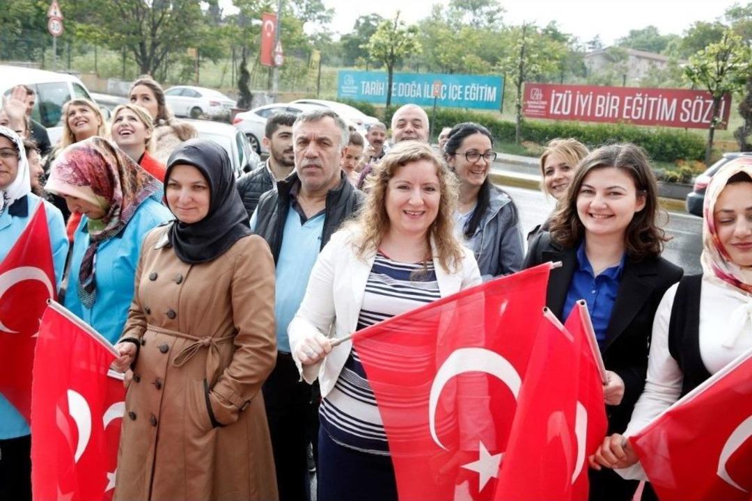 K&uuml;&ccedil;&uuml;k&ccedil;ekmece&rsquo;den İzmir&rsquo;e, &lsquo;anaya Minnet&rsquo; Bisiklet Turu Başladı
