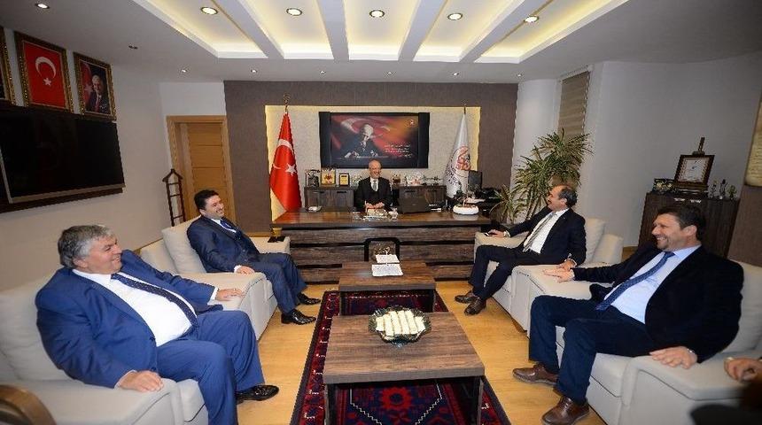 Kafaoğlu&rsquo;ndan Altıeyl&uuml;l Belediyesi&rsquo;ne Ziyaret