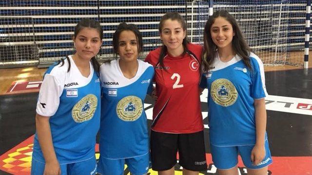 Kız Futsal Milli Takımı Yarı Finalde