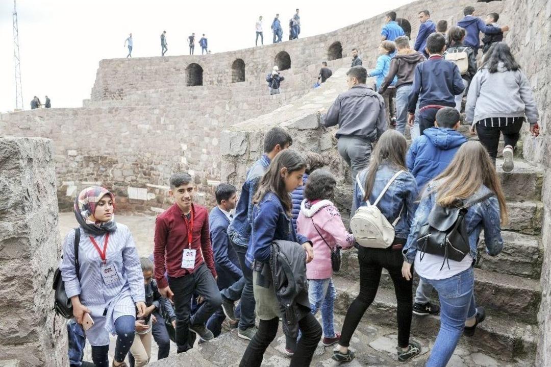 Başkentte Şehit Ve Gazi &Ccedil;ocuklarına Ankara Turu