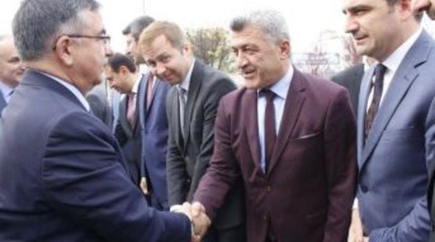 Başkan Yiğit Bakan Yılmaz&rsquo;dan Yurt İstedi