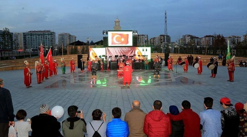 Gençlik Meclisi Üyeleri Ecdat Bahçesinde Ecdadı Yad Etti