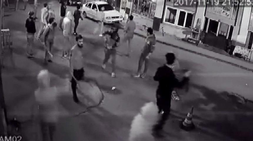 M&uuml;lteciler Arasında Pala Ve Bı&ccedil;aklı Kavga