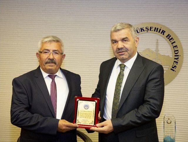 Kahraman Şoförlere Başkan Çelik’ten Plaket