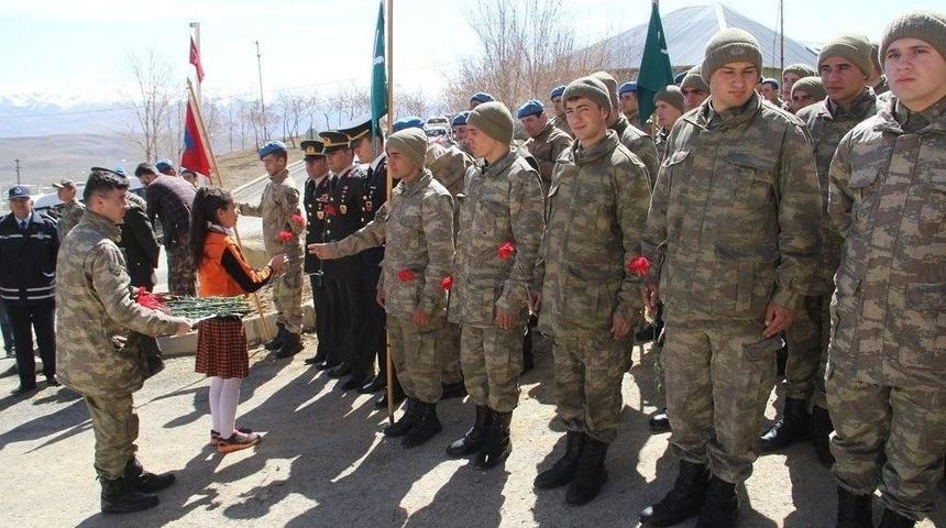 Başkale De &rsquo;18 Mart Şehitlerini Anma G&uuml;n&uuml;&rsquo;