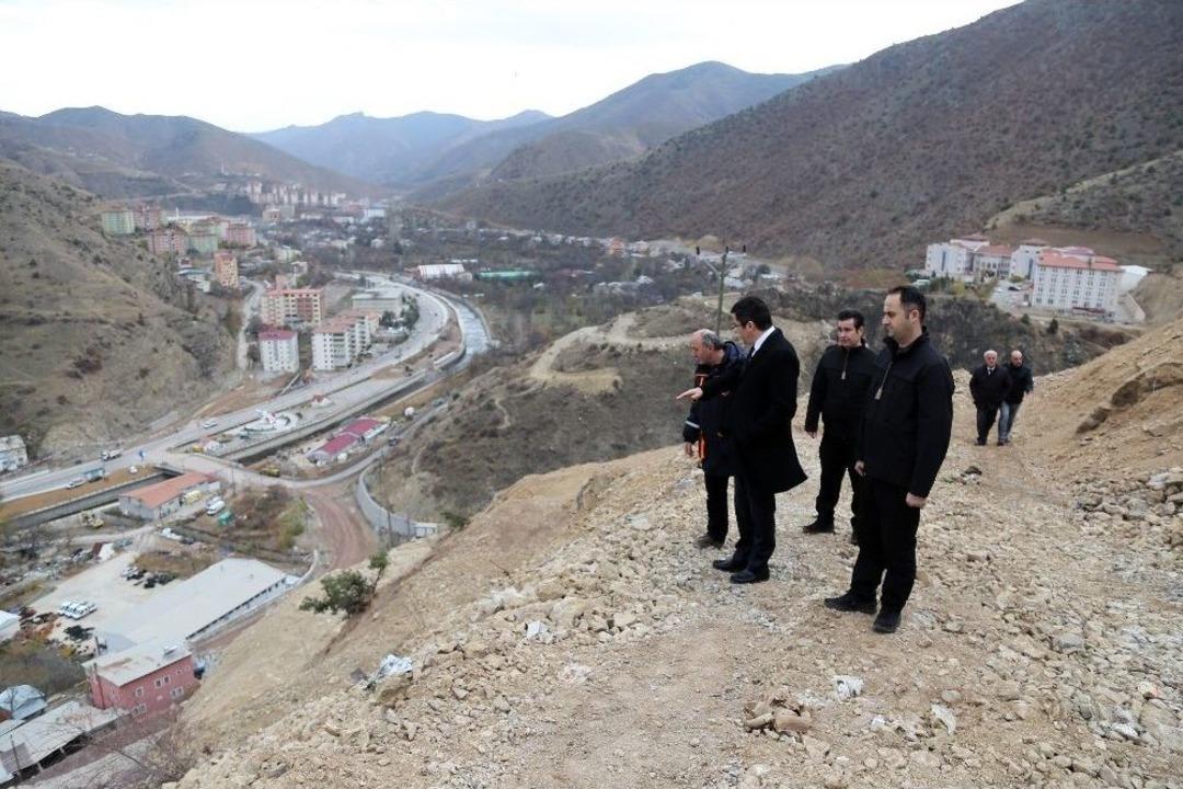 G&uuml;m&uuml;şhane Yeni Devlet Hastanesi Yolunda &Ccedil;alışmalar Devam Ediyor