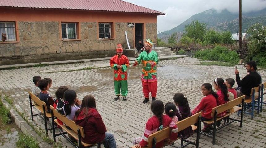Bitlis’te ‘tiyatrosuz Çocuk Kalmasın’ Projesi