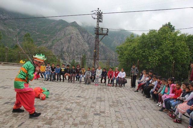 Bitlis’te ‘tiyatrosuz Çocuk Kalmasın’ Projesi