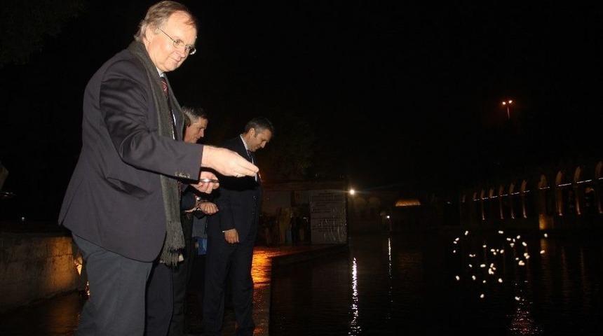 Ab T&uuml;rkiye Delegasyonu Başkanı Berger, Balıklıg&ouml;l&rsquo;&uuml; Gezerek, Balıklara Yem Attı