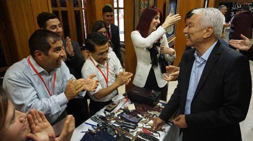 Dezavantajlı Bireyler El Emeği, G&ouml;z Nuru &Uuml;r&uuml;nlerini Sergiledi