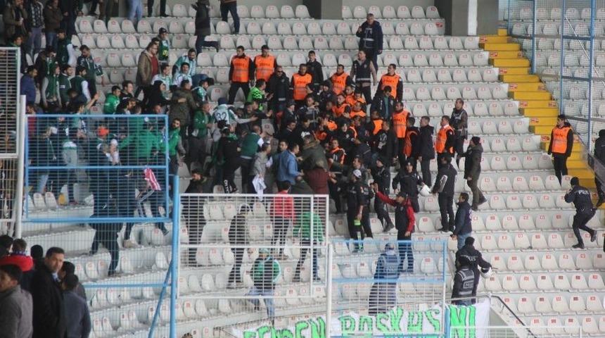 B.b Erzurumspor - Akın &Ccedil;orap Giresunspor Ma&ccedil;ının Ardından Trib&uuml;nler Karıştı