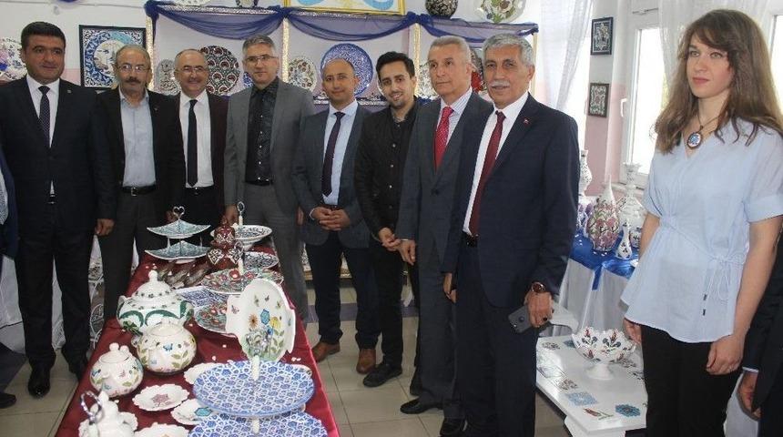 El Emeği G&ouml;z Nuru &Ccedil;alışmalarını Sergilediler