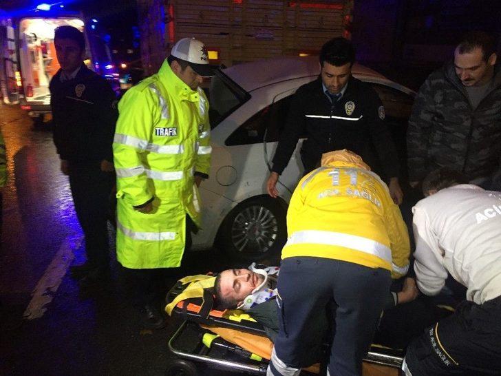Şişli’de Otomobil, Duran Kamyonete Çarptı; 3 Yaralı