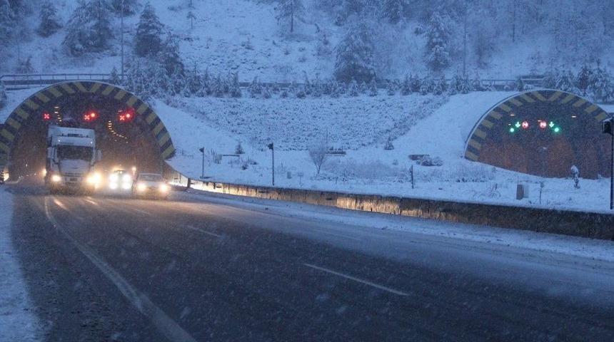 Bolu Dağı&rsquo;nda Yoğun Kar Yağışı Başladı