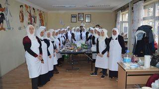 İvrindi’de Aşçı Yardımcılarının Uygulaması İle Ağızlar Tatlandı