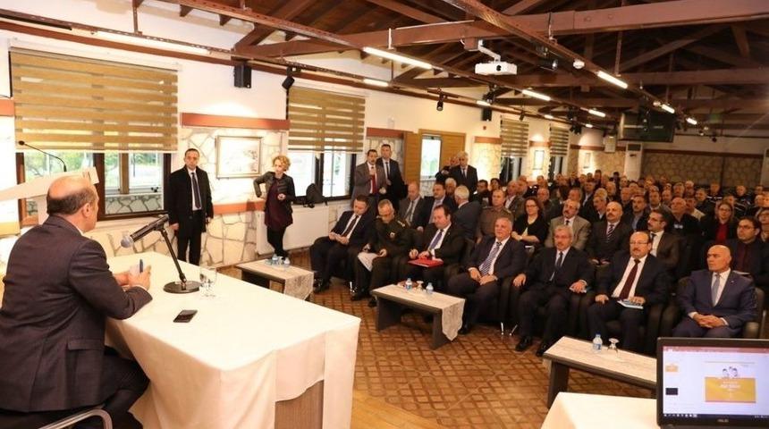 Vali Çiftçi, Merkez Mahalle Ve Köy Muhtarları İle Bir Araya Geldi