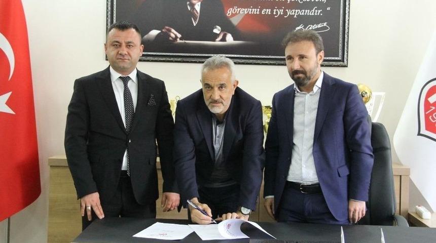 Kastamonuspor 1966, Yeni Sezonda Mustafa &Ccedil;apanoğlu İle Anlaştı