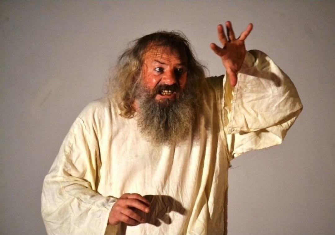 "46&rsquo;lık Basri Ağabey" Sahnede B&uuml;y&uuml;ledi