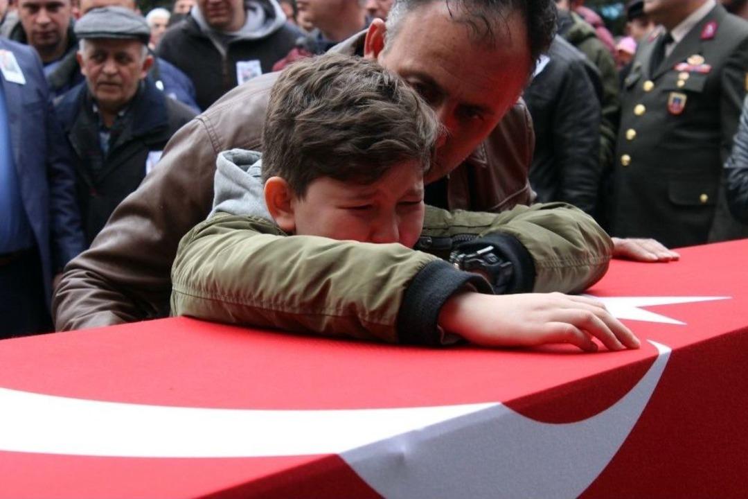 Şehit Babaya Kızından Asker Selamı