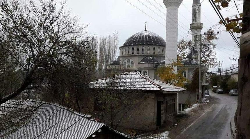 Denizli’ye Mevsimin İlk Karı Yağdı