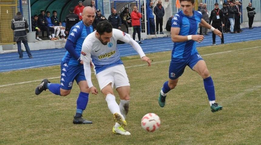 K&uuml;tahyaspor Evinde Farklı Mağlup