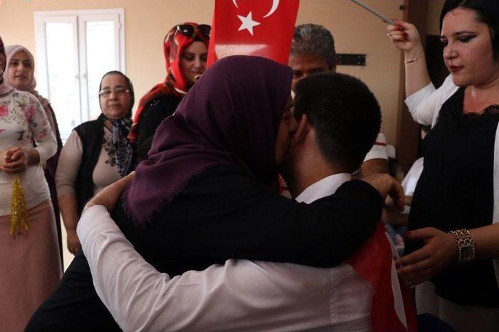 Engelliler Askere Kına İle Uğurlandı G4