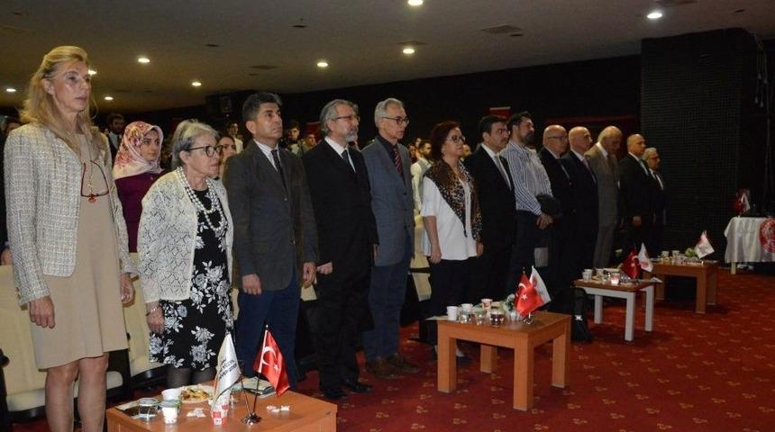 İstanbul Yeni Y&uuml;zyıl &Uuml;niversitesi&rsquo;nde Spor Yaralanmaları Konferansı Yapıldı