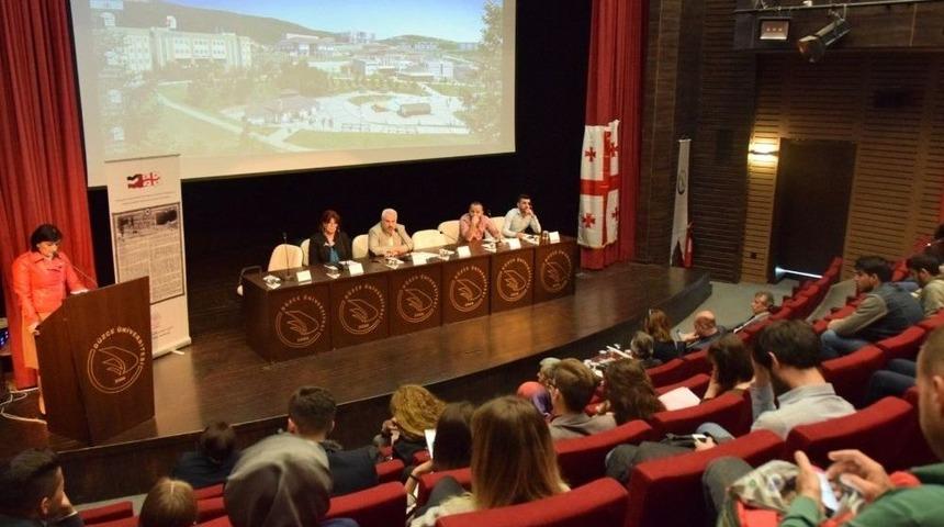 D&uuml;zce &Uuml;niversitesi&rsquo;nden G&uuml;rc&uuml; Kaligrafisi Etkinliği Yapıldı
