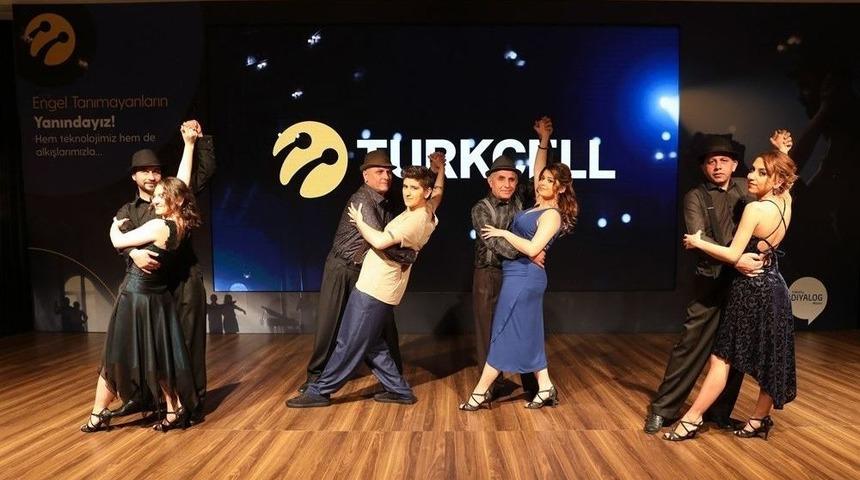 Karanlık Ve Sessizlikte Engel Tanımayan Tango