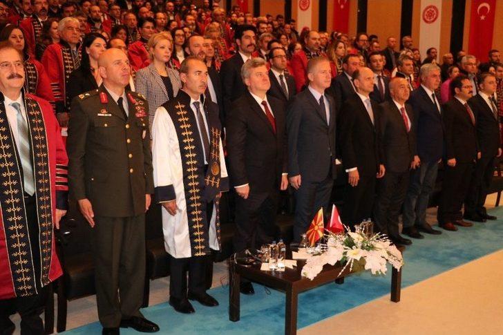 Makedonya Cumhurbaşkanı Ivanov’a Fahri Bilim Doktorluğu Unvanı G3