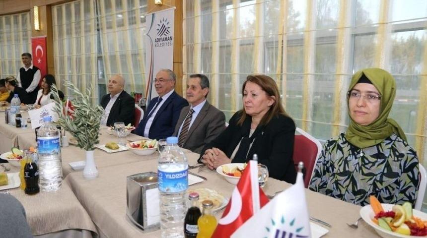 İl Protokol&uuml; Afrin&rsquo;de G&ouml;revli Askerlerin Aileleriyle Yemekte Bir Araya Geldi