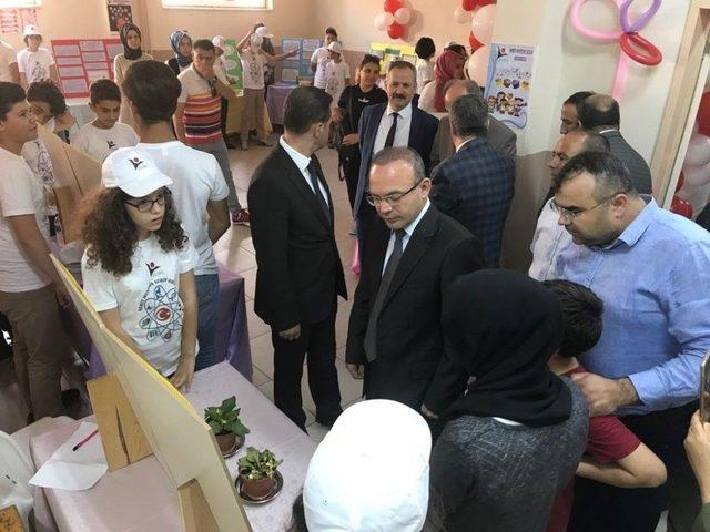 Kaymakam Öner, Tübitak 4006 Bilim Fuarını Ziyaret Etti