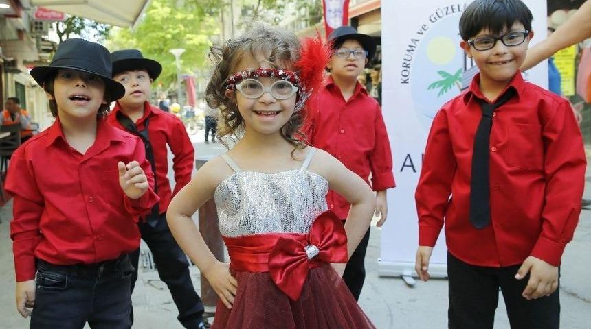 Alsancak Şenliğine Renkli Kapanış