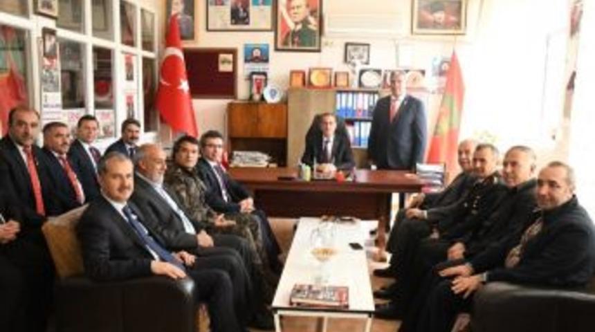 Vali Kalkancı Ve İl Protokol&uuml; T&uuml;mşad &Uuml;yeleriyle Bir Araya Geldi