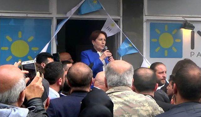 İyi Parti Genel Başkanı Meral Akşener, Balıkesir’de İlçe Teşkilatlarını Açtı