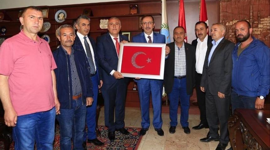 Vatan Şehitleri Ve Gazileri Dernek Y&ouml;neticileri, Belediye Başkanı Se&ccedil;en&rsquo;i Ziyaret Etti