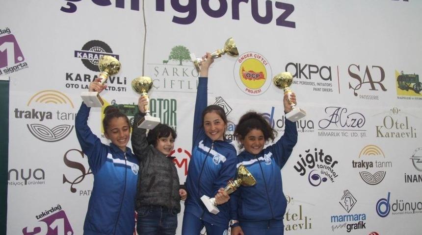 Gen&ccedil; Yelkenciler &Ouml;d&uuml;llerini Aldı