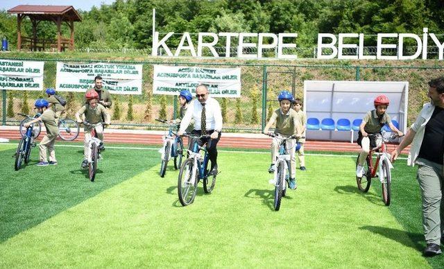 Kartepe’de Bisiklet Dağıtımı Devam Ediyor